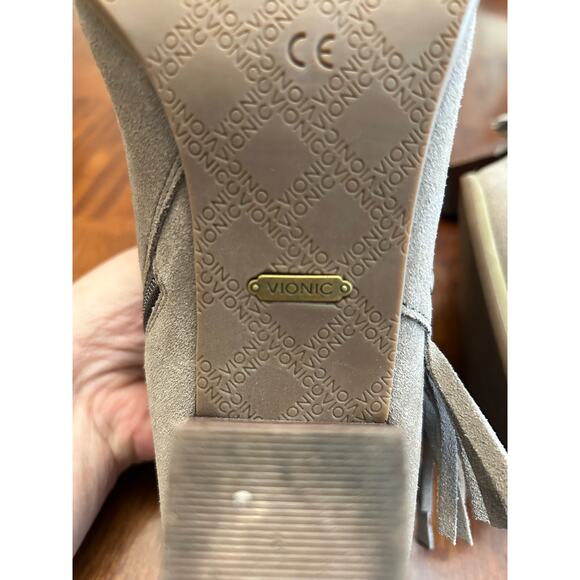 Vionic Upright Faros Fridge Boot, Size 9 - Picture 9 of 11